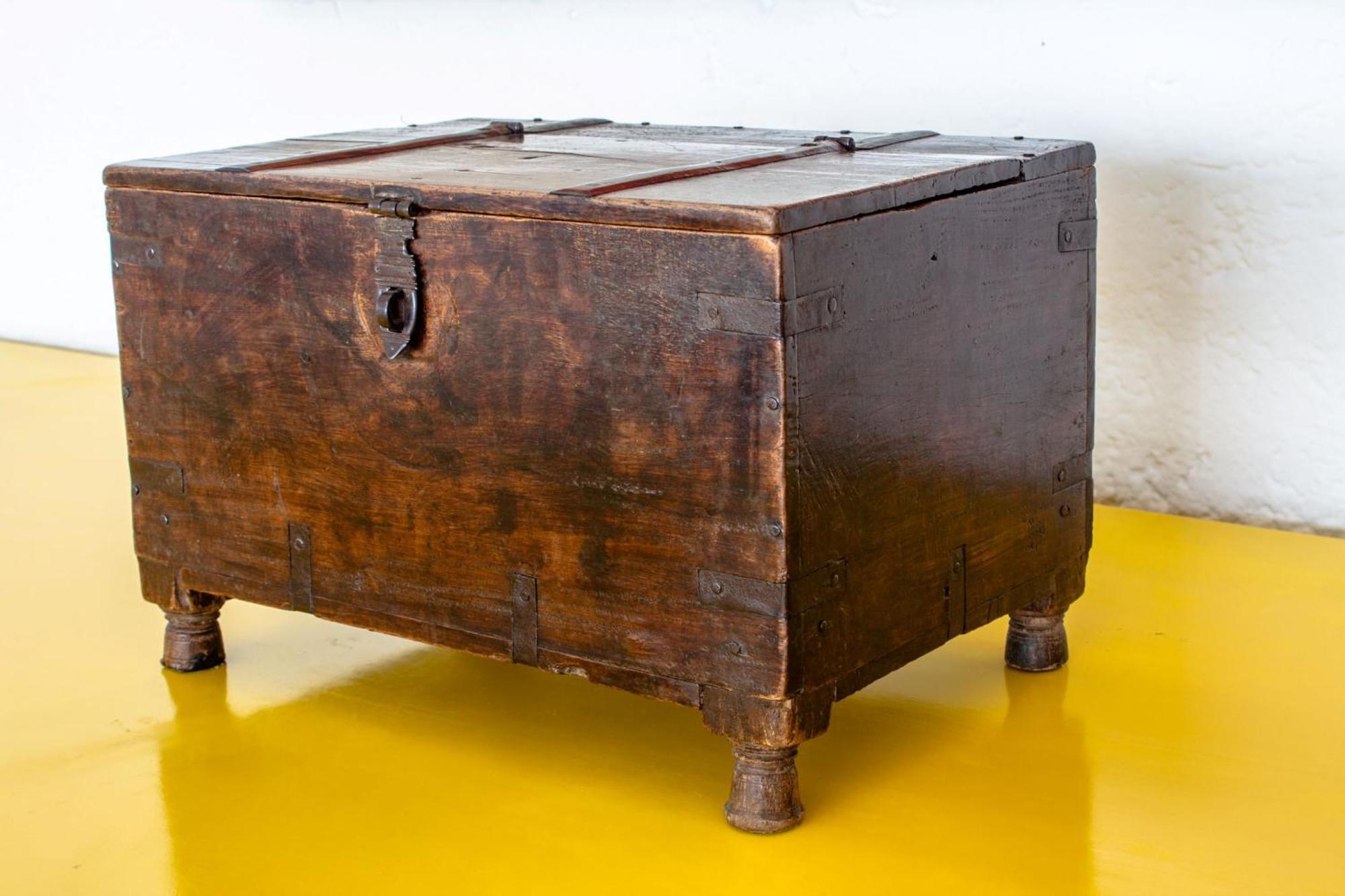 Camino Real Polanco Mexico Hotel Kültér fotó A wooden chest