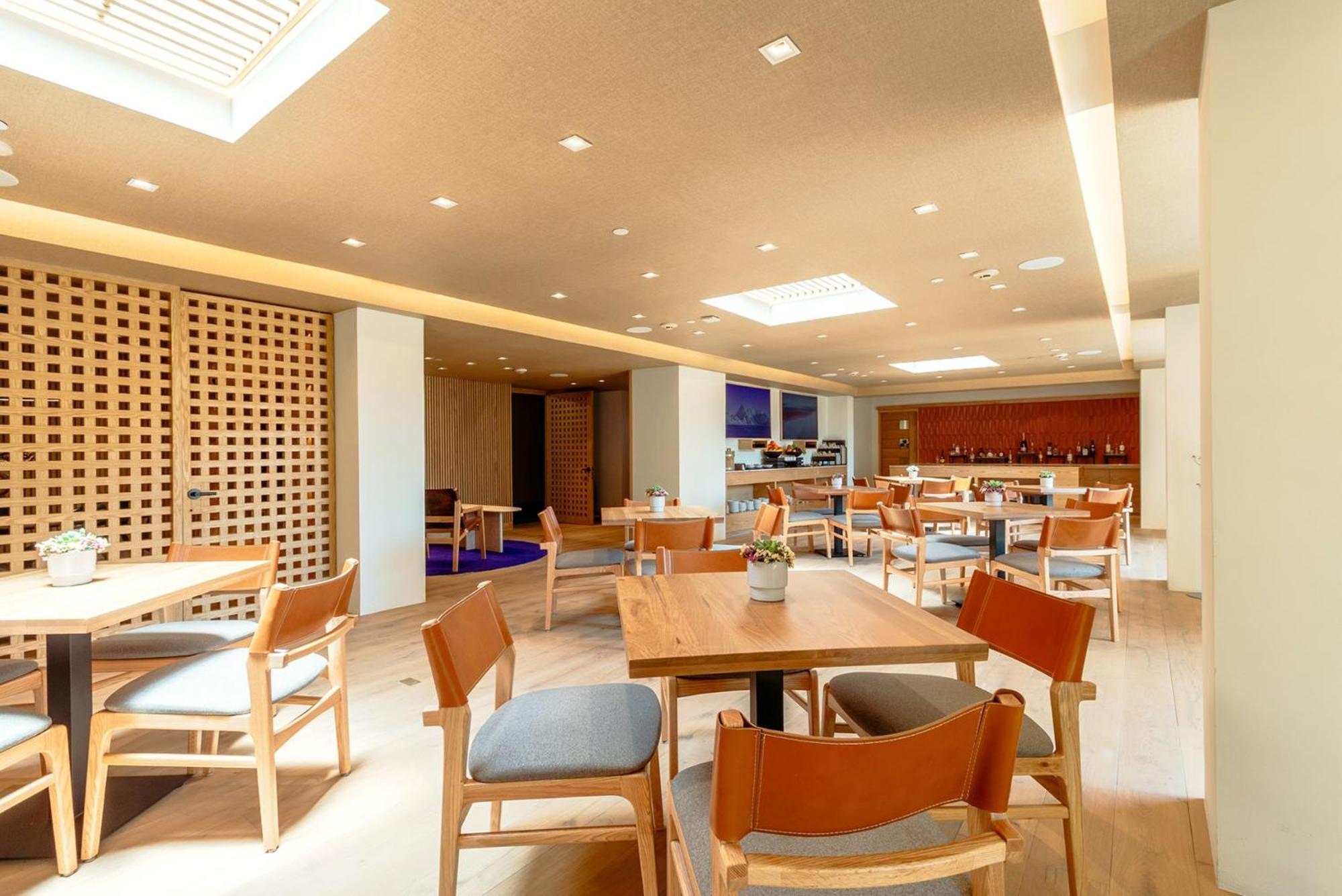 Camino Real Polanco Mexico Hotel Kültér fotó The Club at Haneda Airport