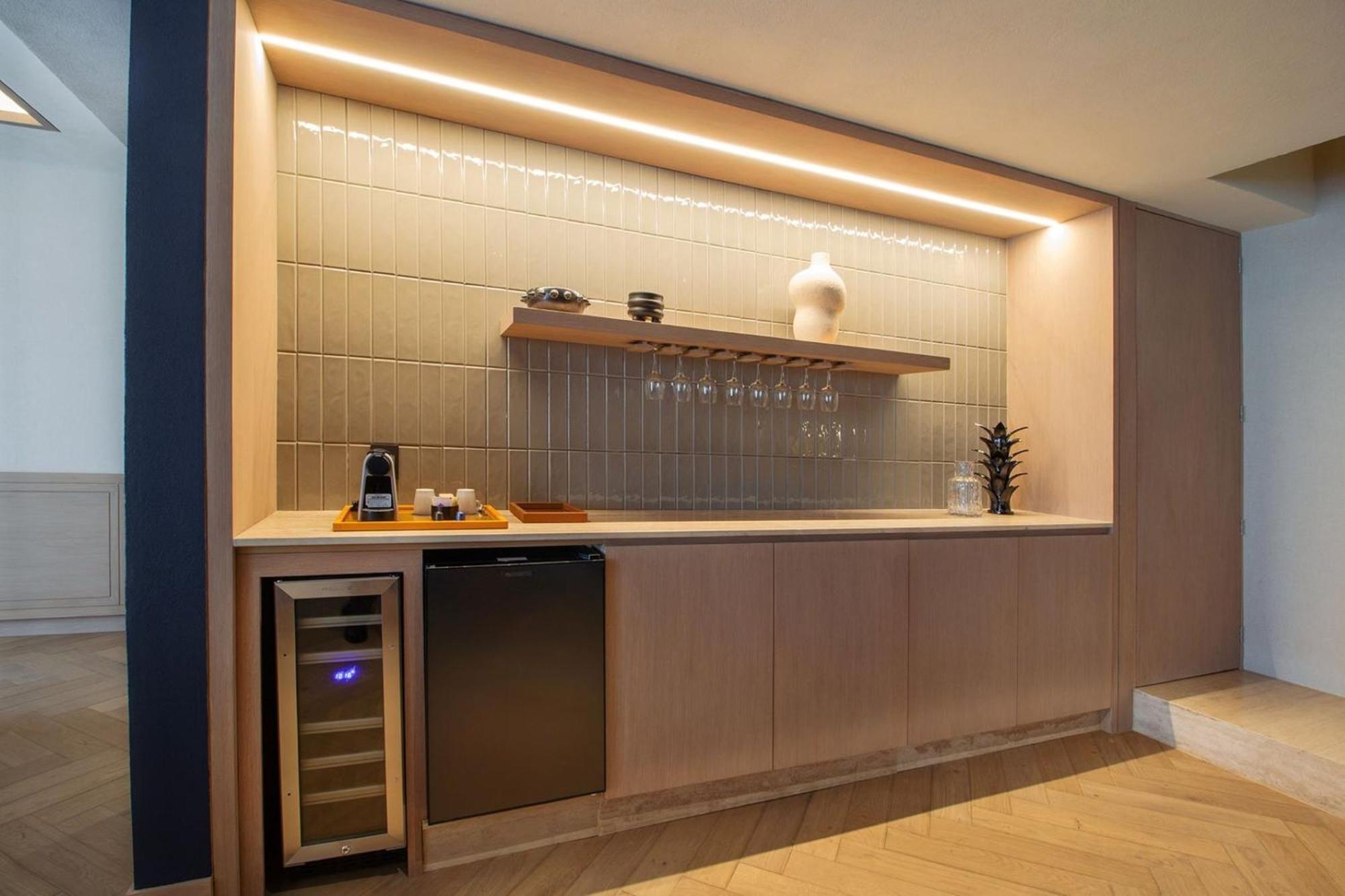 Camino Real Polanco Mexico Hotel Kültér fotó A wet bar in a home